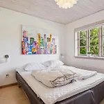 Three-bedroom In בית נופש Oksbøl