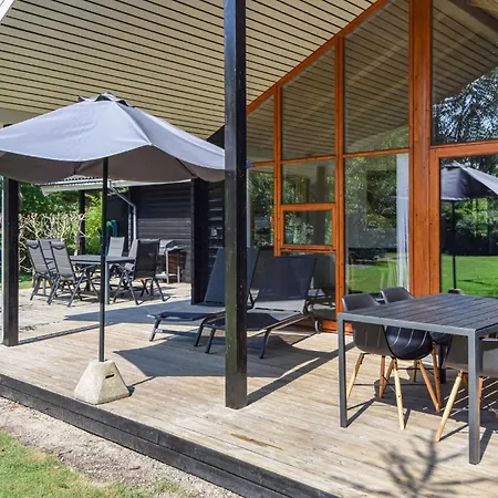 Holiday home 3 Bedroom Awesome Home In Oksbol