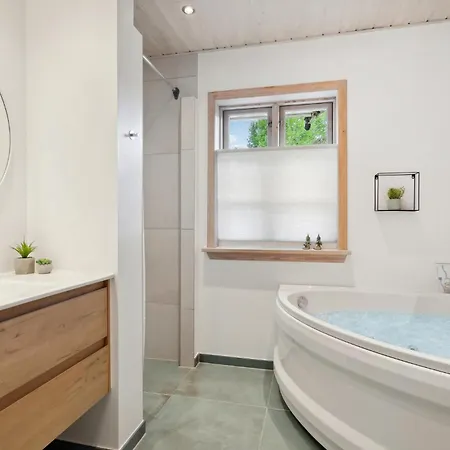 Three-bedroom In Сasa de vacaciones Oksbøl