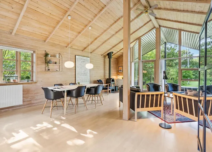 Three-bedroom In Nyaraló *